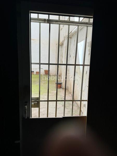 Foto b3ecb49d-6a63-42b2-a91e-f5fc8092c018. Alquiler local comercial en Plaza de Toros Granada