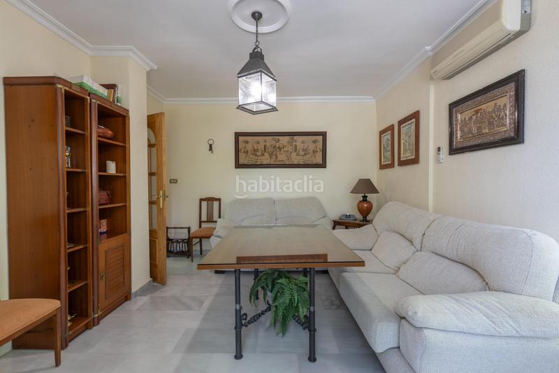 Foto 18f583b2-808a-4340-ae23-3496ec13cbce. Chalet magnifico chalet con amplios jardines y piscina en cortijo del aire! en Albolote