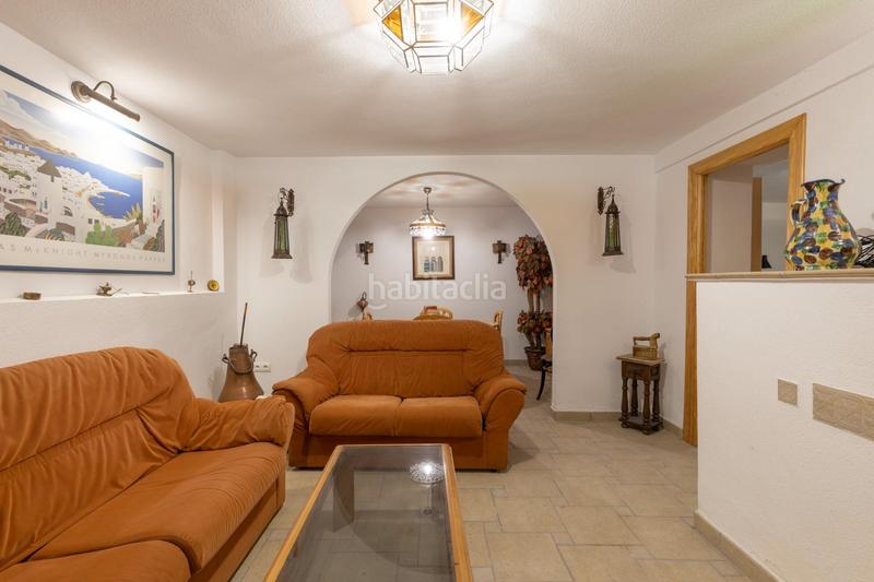 Foto 4253cf68-7500-466a-aa12-5e3aae2937fd. Chalet magnifico chalet con amplios jardines y piscina en cortijo del aire! en Albolote