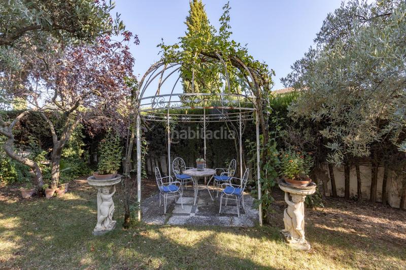 Foto 606c8591-fe7d-4794-b3b0-c0fcbcd957d0. Chalet magnifico chalet con amplios jardines y piscina en cortijo del aire! en Albolote