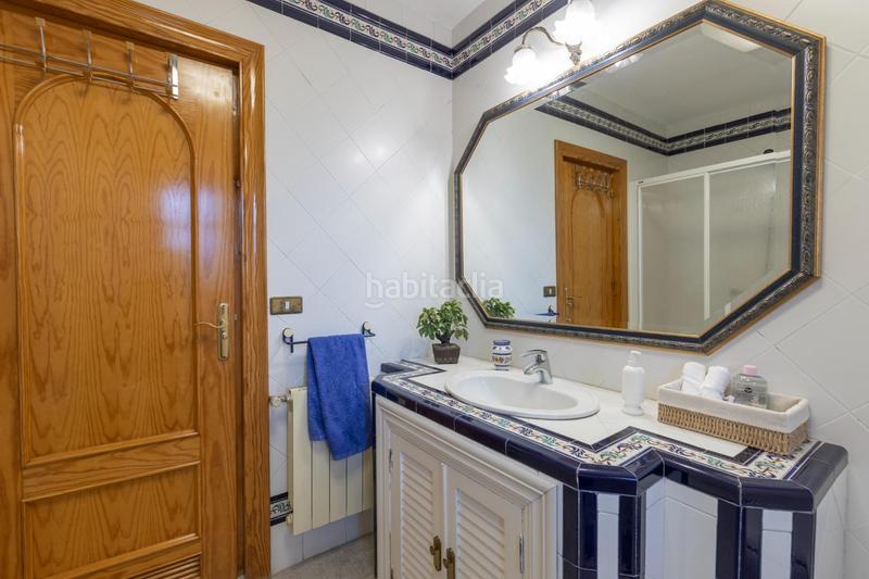 Foto 79c85b5c-8b13-49c1-8e75-27e2810066c9. Chalet magnifico chalet con amplios jardines y piscina en cortijo del aire! en Albolote