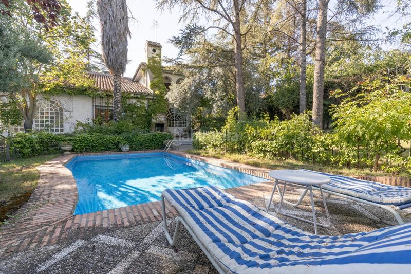 Foto a555250e-c9ba-4fac-9061-d6dd13f87df4. Chalet magnifico chalet con amplios jardines y piscina en cortijo del aire! en Albolote