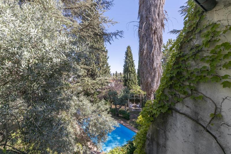 Foto c306f7d6-f278-4edf-99a4-e288031da12d. Chalet magnifico chalet con amplios jardines y piscina en cortijo del aire! en Albolote