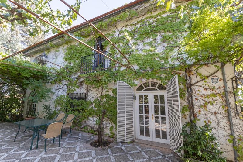 Foto e6ac102d-928f-4d4d-9cc7-77c1b8c7fa53. Chalet magnifico chalet con amplios jardines y piscina en cortijo del aire! en Albolote