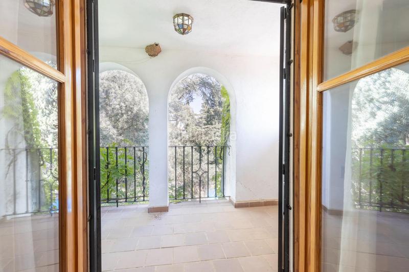 Foto ebfd3986-1088-4034-8412-c3396e8728cb. Chalet magnifico chalet con amplios jardines y piscina en cortijo del aire! en Albolote