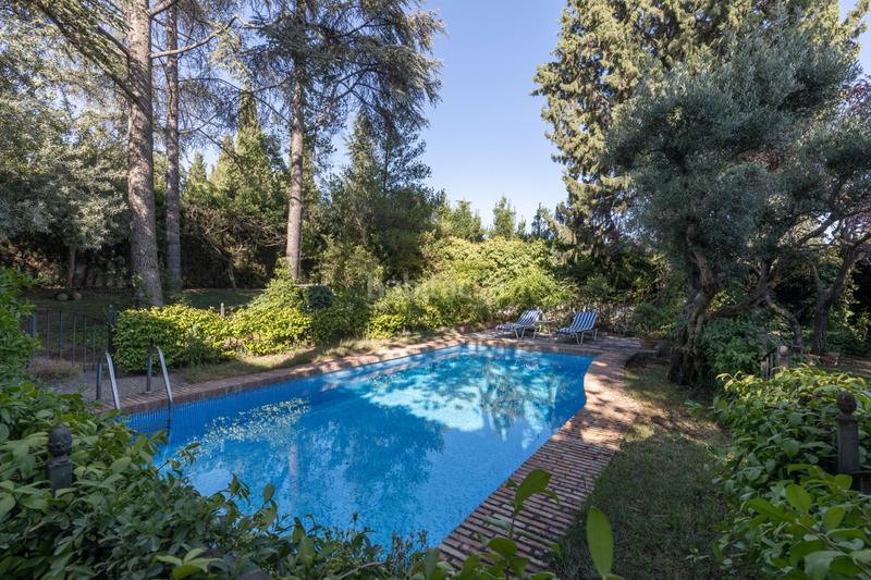Foto fce1ebda-c308-41de-9695-3ecb4f40250d. Chalet magnifico chalet con amplios jardines y piscina en cortijo del aire! en Albolote