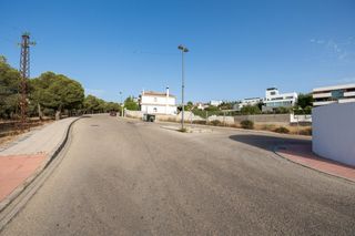 Terreny residencial  Calle cullar vega. Terreno urbano en la zubia con vistas  construye tu casa a medid