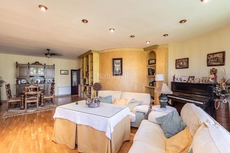 Foto f00060a6-0da2-45d7-a582-02c15eedc13d. Chalet  en Iznalloz