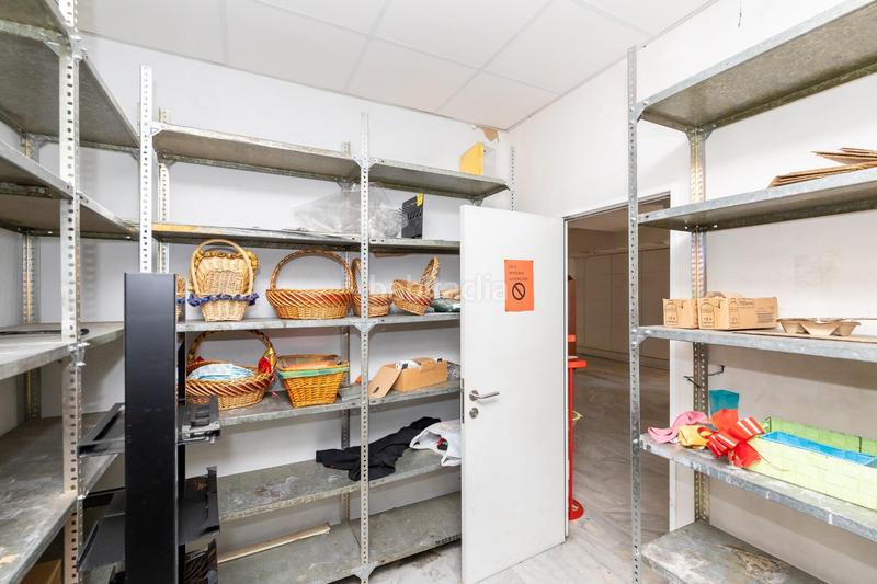 Foto 21cc5ae8-0131-409d-956f-9f9957d5eec2. Lloguer local comercial a Cervantes Granada