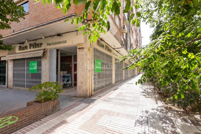 Foto f697d62a-4312-46c0-a772-afc1e33b3c62. Lloguer local comercial a Cervantes Granada