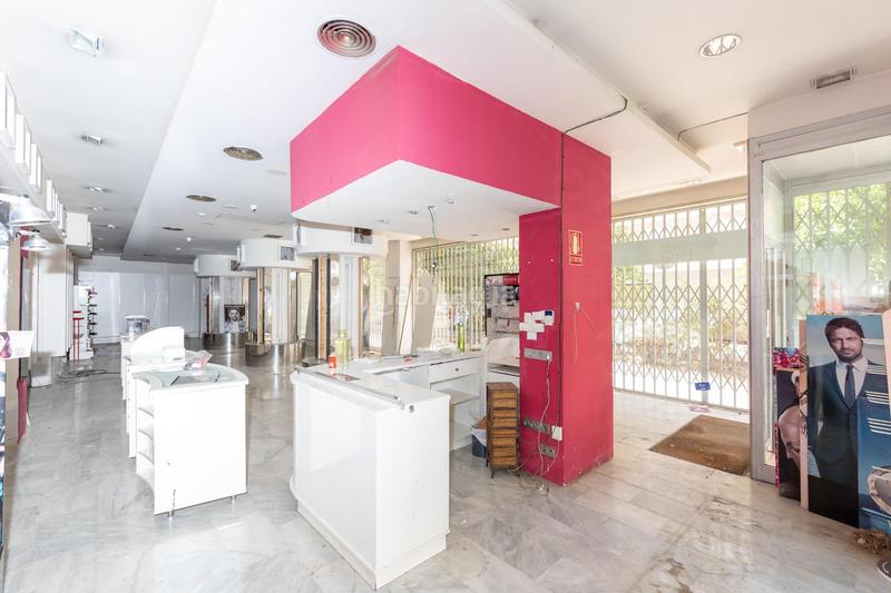 Foto 953571d9-38b0-4531-9f1b-98d9c3212e76. Rent business premise in Cervantes Granada