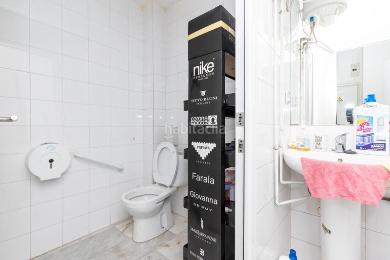 Foto b8d1a647-0f46-4126-ad39-ae7ab059f362. Rent business premise in Cervantes Granada