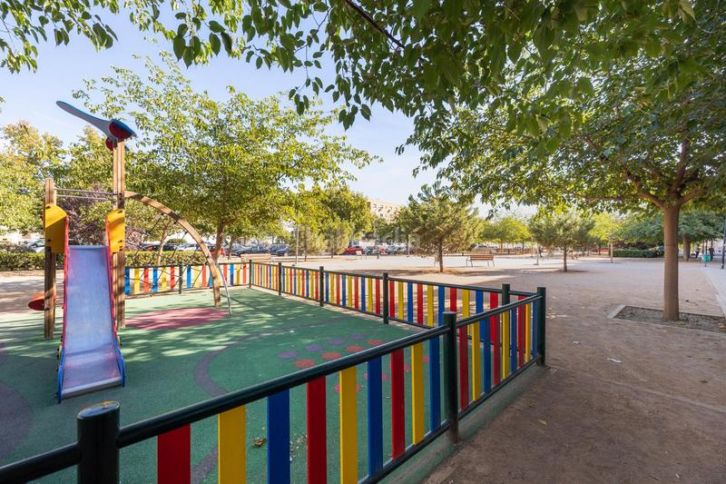 Foto 48b9a1bf-7f79-40f4-861a-6e01206ae1a5. Local comercial  en el Campus de la Salud en Granada