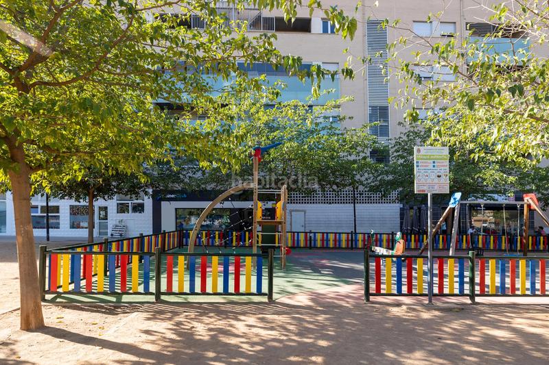 Foto 8ac82abb-e35f-4639-a452-097212104509. Local comercial  en el Campus de la Salud en Granada