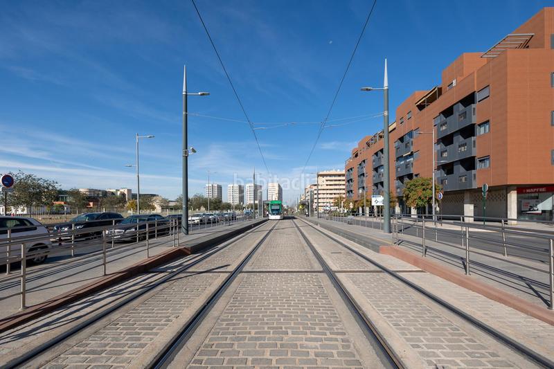 Foto b7157138-2f81-468b-8ca6-1e98c7b483e7. Local comercial  en el Campus de la Salud en Granada