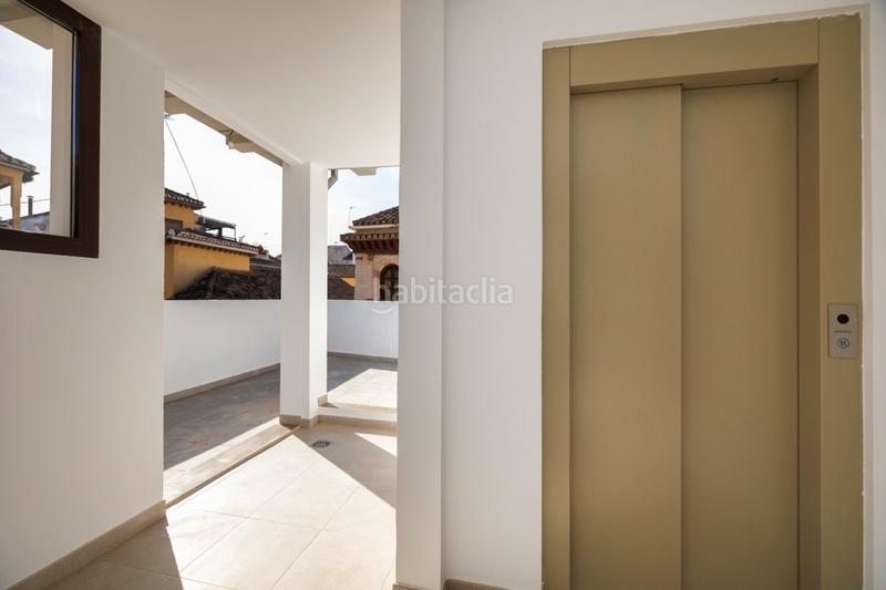 Foto 5d8e0692-c0bc-41c0-bb9b-62999f9fef5a. Local comercial local en vertical alquilado a empresa ociohosteleria en Granada