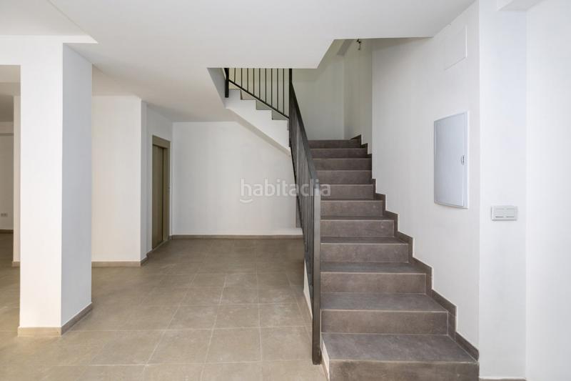 Foto ac61db6b-c0e0-4943-b055-9e30f88e11d0. Local comercial local en vertical alquilado a empresa ociohosteleria en Granada
