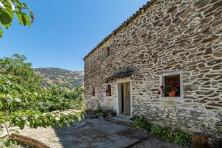 Masia a Güéjar Sierra. 73.000 m2 finca rústica con vivienda en géjar sierra