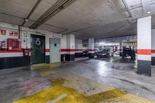 Aparcament cotxe a Campus de la Salud. Plaza de garaje en campus de la salud