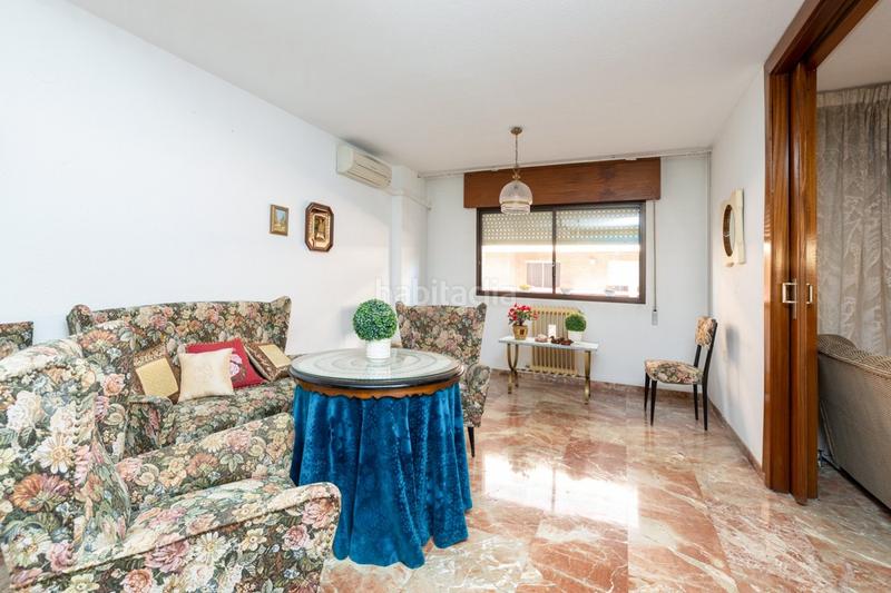Foto ce689d7e-e626-4a88-8098-9542d1c15caa. Piso  rector marín ocete de cuatro dormitorios con garaje. en Granada