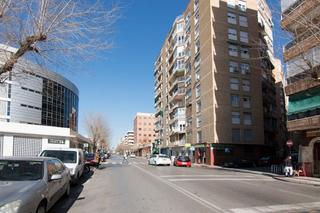 Parking coche en Calle las flores c. Cochera doble cerrada en calle las flores