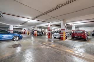 Parking coche en Calle fray luis de leon 2. Garaje a la venta en zona hipercor