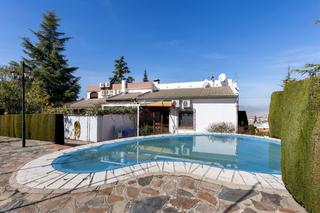 Xalet  Avenida bermejales de los. Venta de chalet tipo villa en monachil zona colinas bermejas