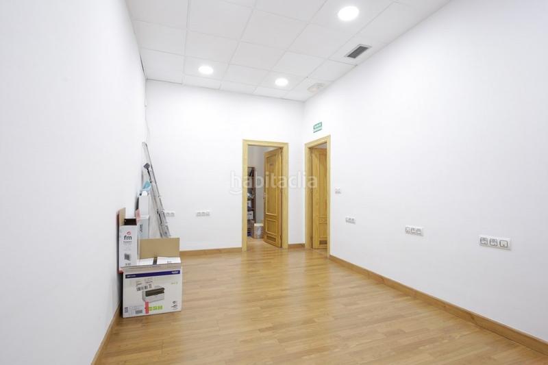 Foto 0a5f69d1-caaf-493d-9a55-b8f5ff88b9cd. Locale commerciale in Bola de Oro Granada