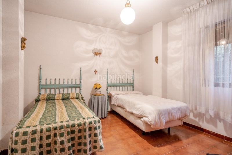 Foto 0ee6d300-83df-4d5e-956d-7d5b20c7052b. Chalet  independiente con la mejor parcela en la prestigiosa urbanización de el serrallo en Granada