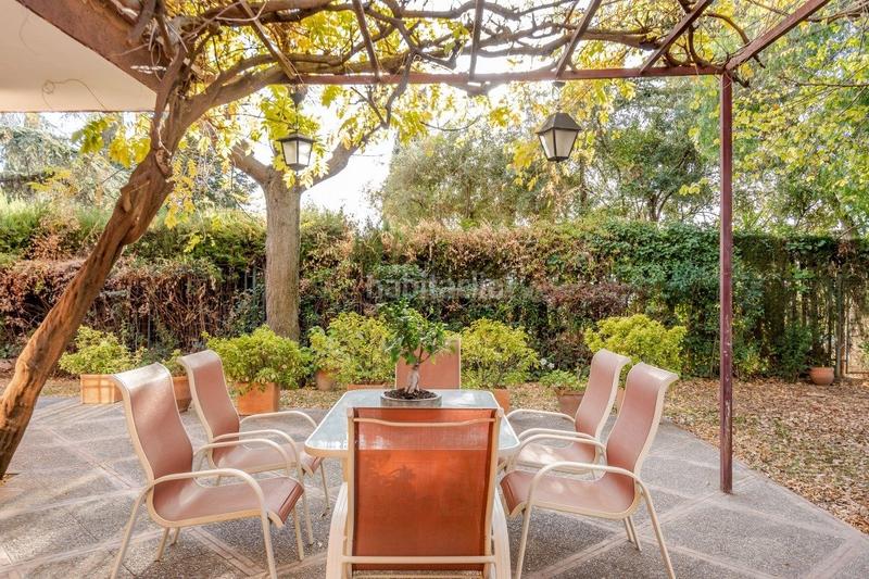 Foto 4a680d46-9105-4792-a41c-8d0115f1fe2f. Chalet  independiente con la mejor parcela en la prestigiosa urbanización de el serrallo en Granada