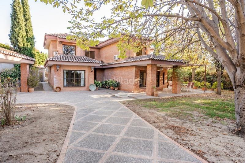 Foto 4d0bc4f9-6559-4123-a191-ba1efe800100. Chalet  independiente con la mejor parcela en la prestigiosa urbanización de el serrallo en Granada