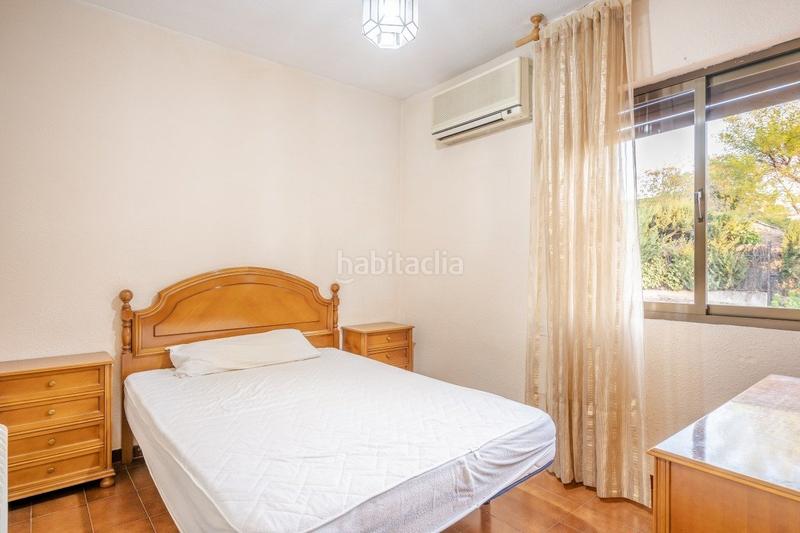 Foto c321fd29-d715-4b6e-b7f0-2fc57f9c4565. Chalet  independiente con la mejor parcela en la prestigiosa urbanización de el serrallo en Granada