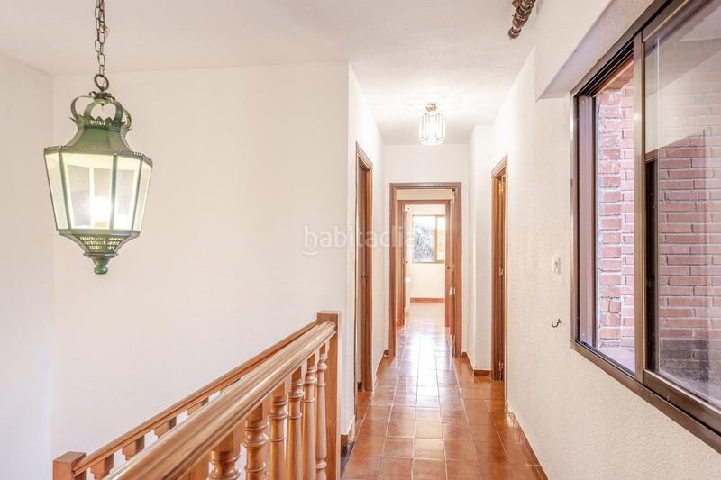 Foto cc73d34a-f5ff-41e0-a126-0e1b7697a64c. Chalet  independiente con la mejor parcela en la prestigiosa urbanización de el serrallo en Granada