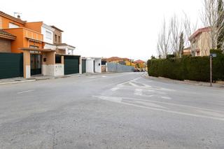 Terreny residencial a Calle encantado 11. Venta de solar con proyecto de 2 casas pareadas en ogíjares zona
