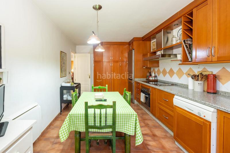 Foto d91ed3be-c52a-45e9-a65c-7db1120f2a00. Chalet con riscaldamento parcheggio piscina in Urbanizaciones Alhendín