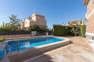 Casa a Cájar. Chalet independiente en cájar