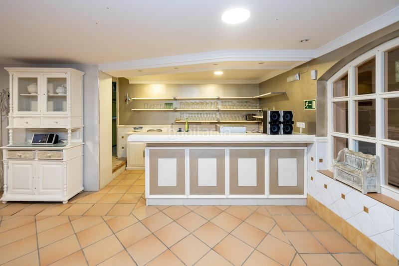 Foto e16e7441-2626-4780-9afb-1a3c7e182cea. Locale commerciale in Rosaleda - Juventud Granada