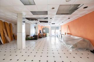 Local Comercial a Gójar. Local de 130 m2, diafano en gojar, cerca del centro, en zona res