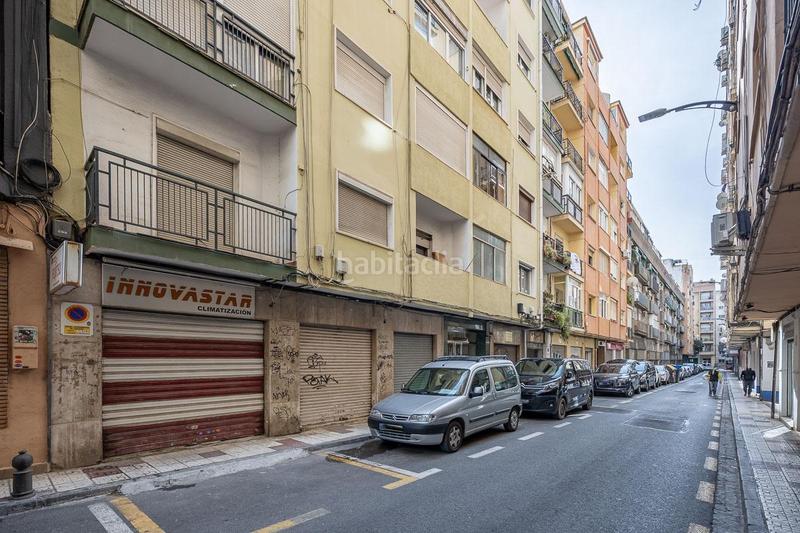 Foto fdaca3d3-9849-4d2a-afc9-87c189035562. Piso atención! piso totalmente reformado con grandes calidades en pleno centro en Granada