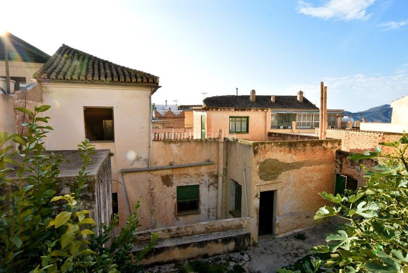 Foto a7c51e1a-f1fa-4d78-acbb-e3717db88e28. Casa adossada a Lanjarón