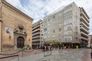 Piso  De las descalzas. Amplio piso en plaza de las descalzas