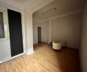 Rent Office space in San Matías - Realejo. Oficina en calle ganivet.