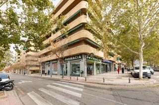 Parking coche  Calle agustin escribano. Parque del genil