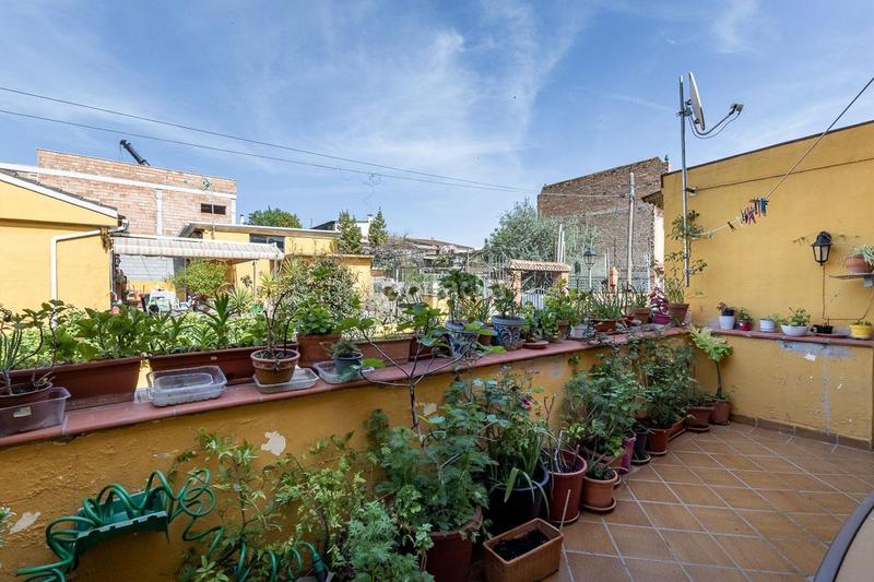 Foto 15561f9b-f567-4241-93a6-0f5be3f8e6e8. Piso pisazo con terraza y residencial con piscina en ogijares! en Ogíjares