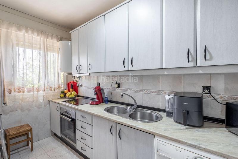 Foto 187682ec-f737-45d5-a079-8fdbc35c7325. Piso pisazo con terraza y residencial con piscina en ogijares! en Ogíjares