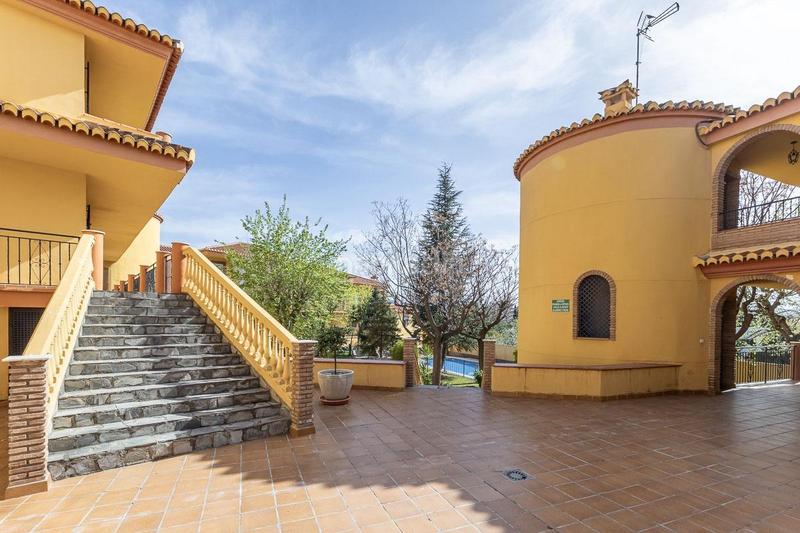 Foto cfe4569b-c274-4e8e-a4aa-0946c0790486. Piso pisazo con terraza y residencial con piscina en ogijares! en Ogíjares