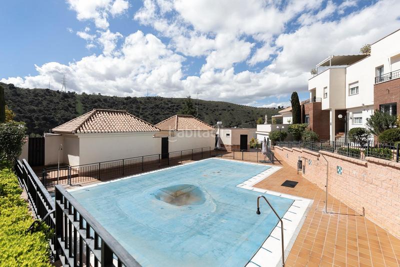 Foto bfa337f7-1648-43a7-8c1c-6fec3641a3a1. Casa  en venta en urbanización privada junto al hospital vithas! en Granada