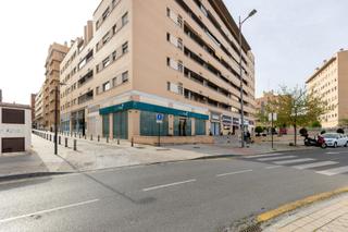 Local commercial  De la ilustracion. Local comercial junto al campus de la salud