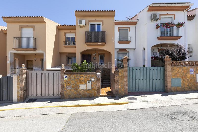 Foto f4e55873-da6a-4201-9896-5409f1e0c87b. Casa adosada no dejes escapar esta casa ! espacio, comodidad y precio increíble en Otura