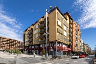 Piso  Plaza albert einstein. Venta de piso en plaza einstein  granada